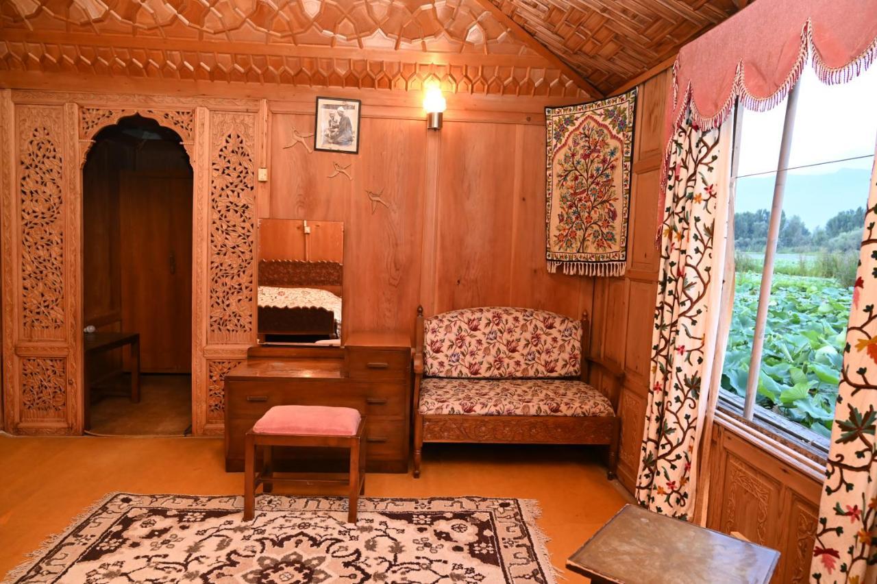 Hotel Kings Houseboats Srīnagar Zewnętrze zdjęcie