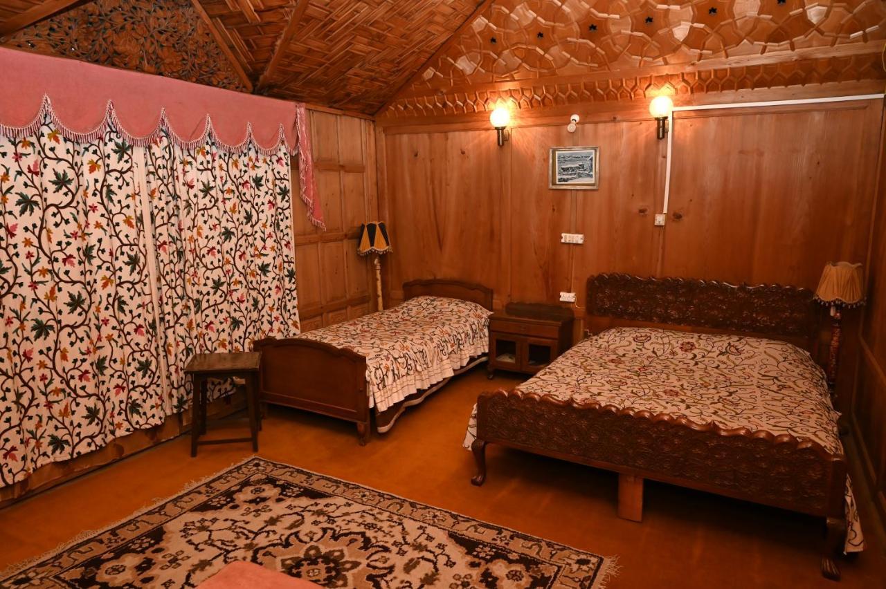 Hotel Kings Houseboats Srīnagar Zewnętrze zdjęcie