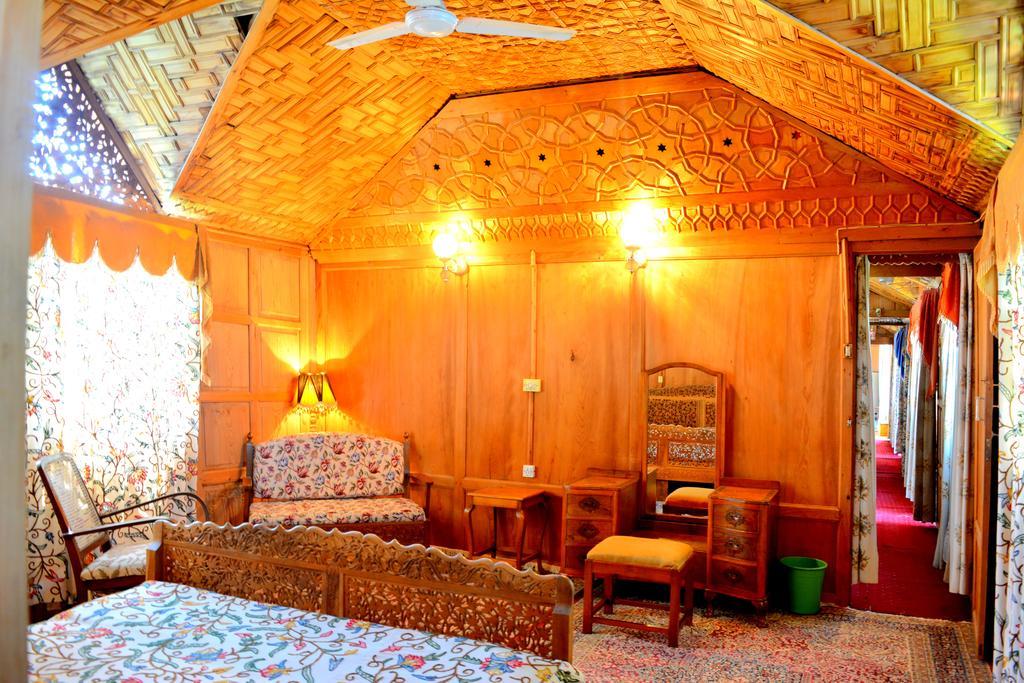 Hotel Kings Houseboats Srīnagar Pokój zdjęcie